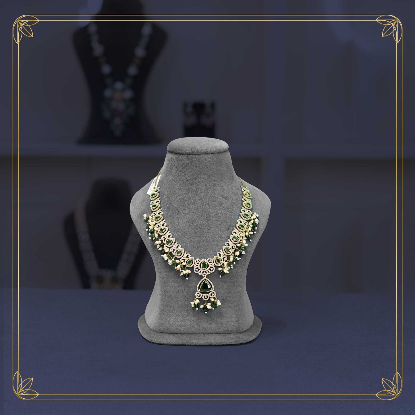 Graceful Emerald Poker Green Necklace Set