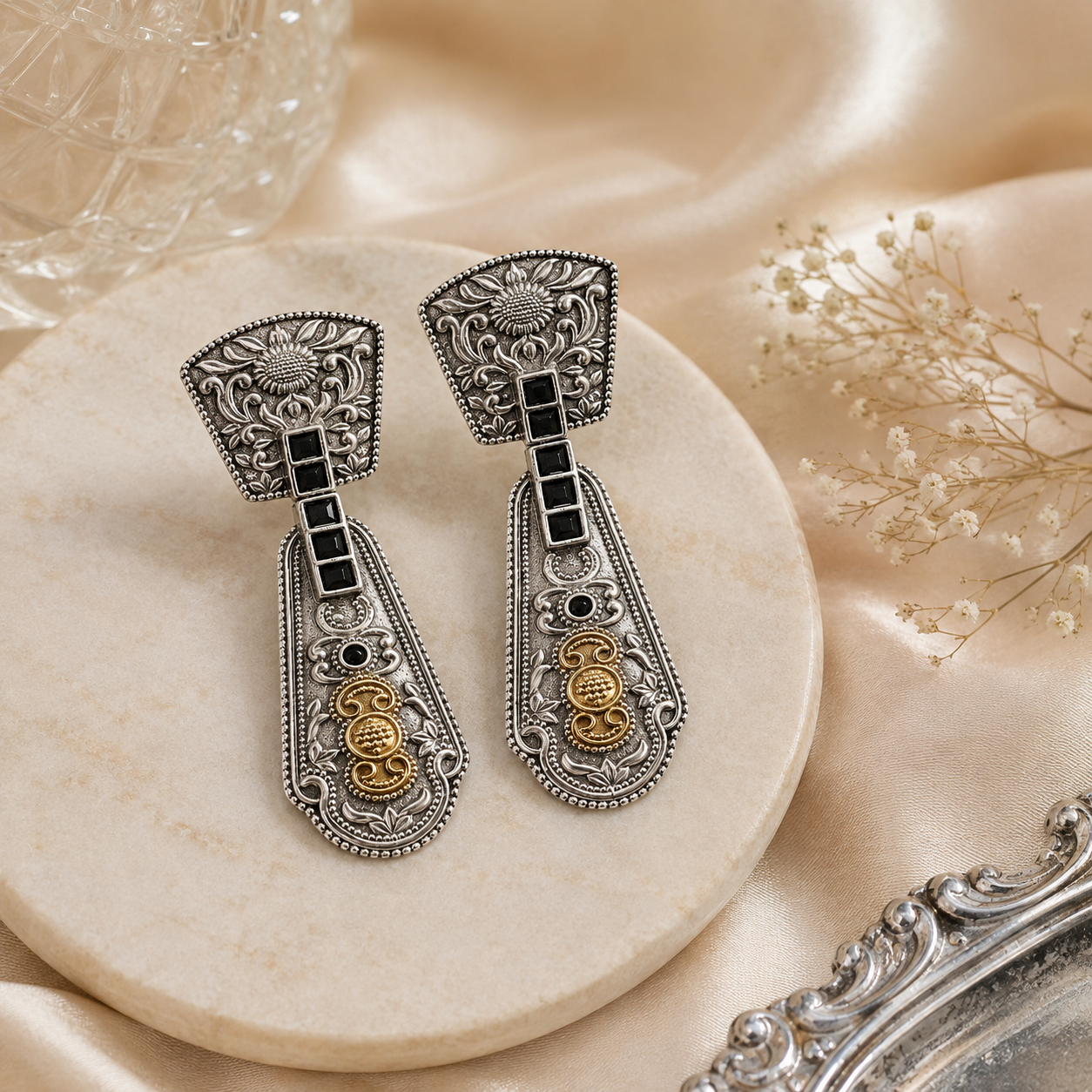 Noir Heritage Drop Earrings (53749)