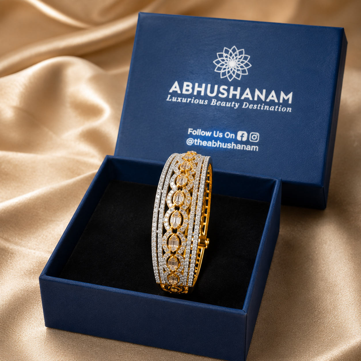 Royal Chain Motif Bracelet