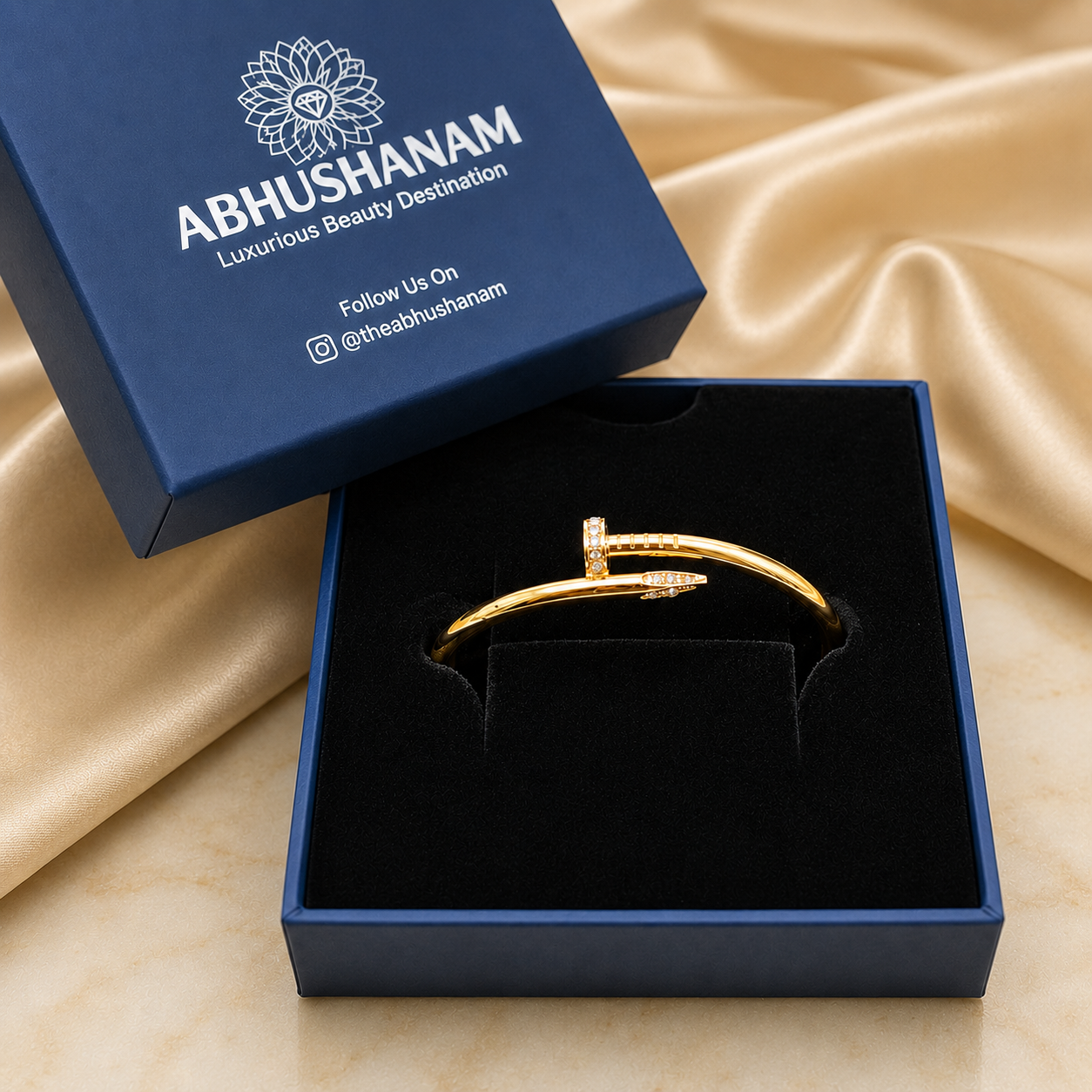 ABHUSHANAM Éclat Nail Bracelet