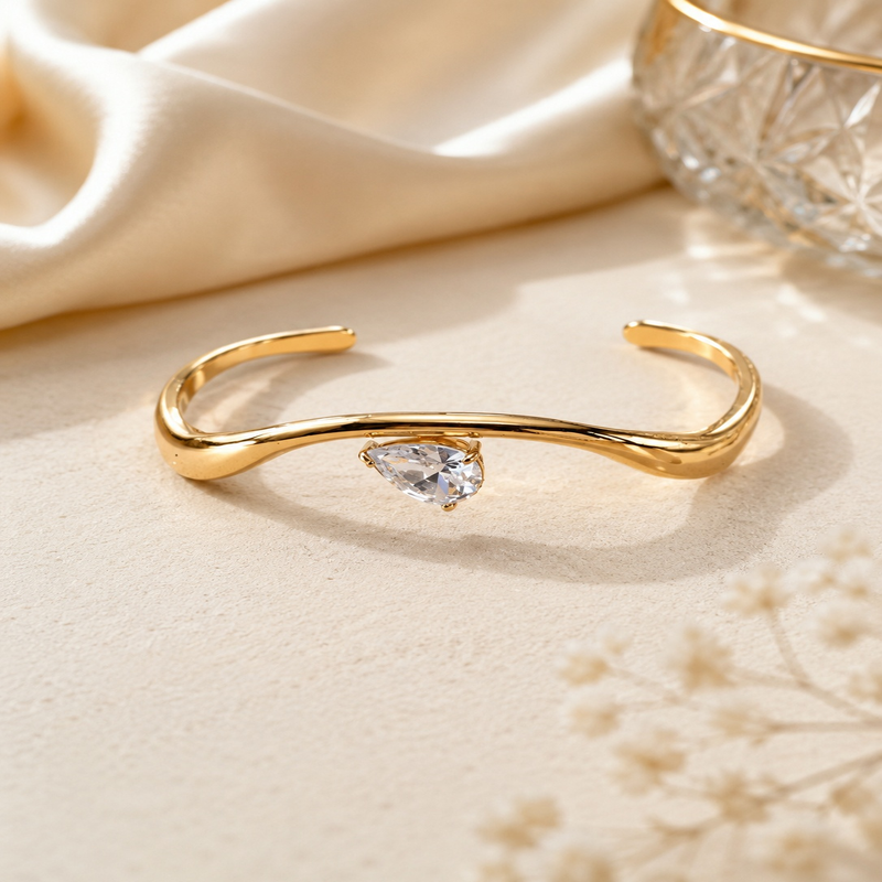 Stylish Fluid Wave Cuff Bracelet for Women (58749)