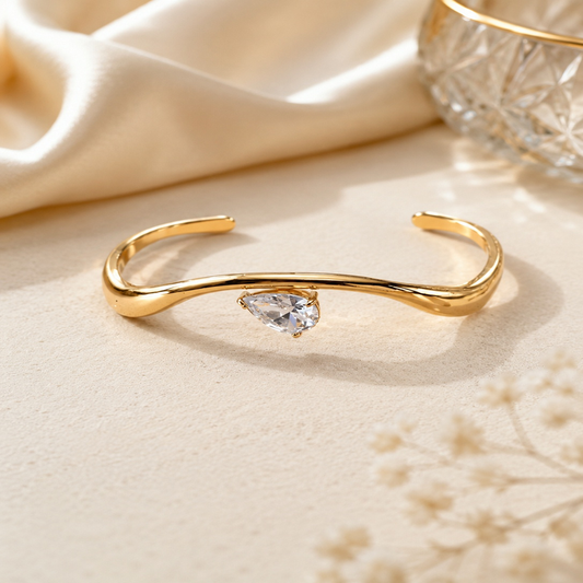 Stylish Fluid Wave Cuff Bracelet for Women (58749)
