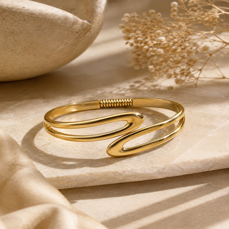 Stylish Sculptural Loop Bracelet for Women (58730)