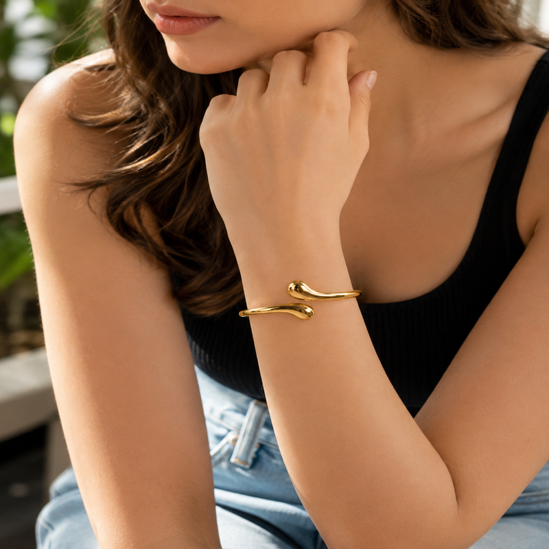 Women’s Sculptural Gold-Tone Cuff Bracelet (58739)