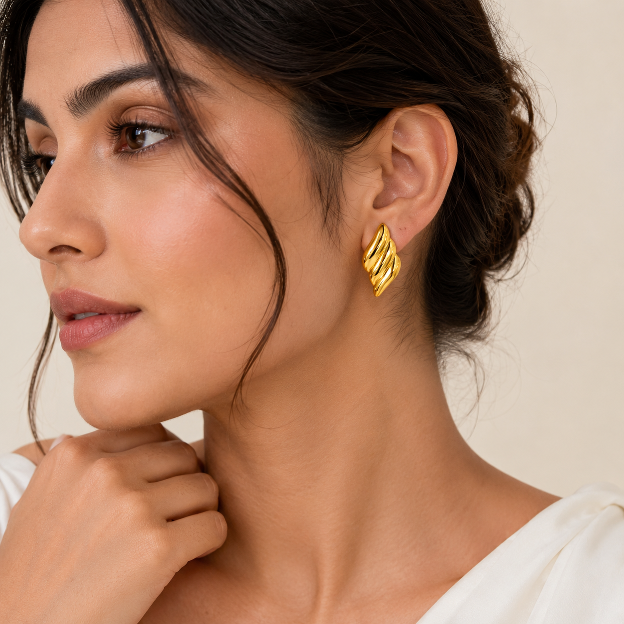The Golden Wave Sculpted Earrings (52343)