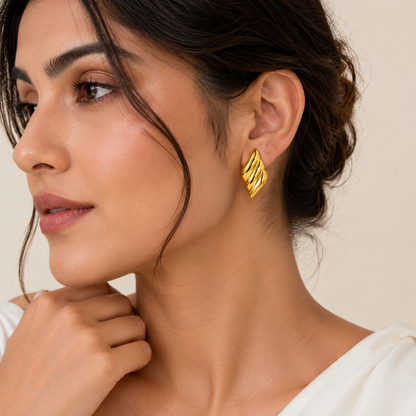 The Golden Wave Sculpted Earrings (52343)