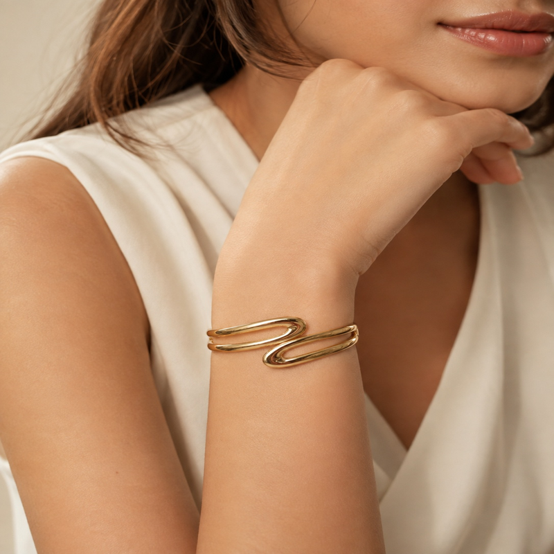 Stylish Sculptural Loop Bracelet for Women (58730)