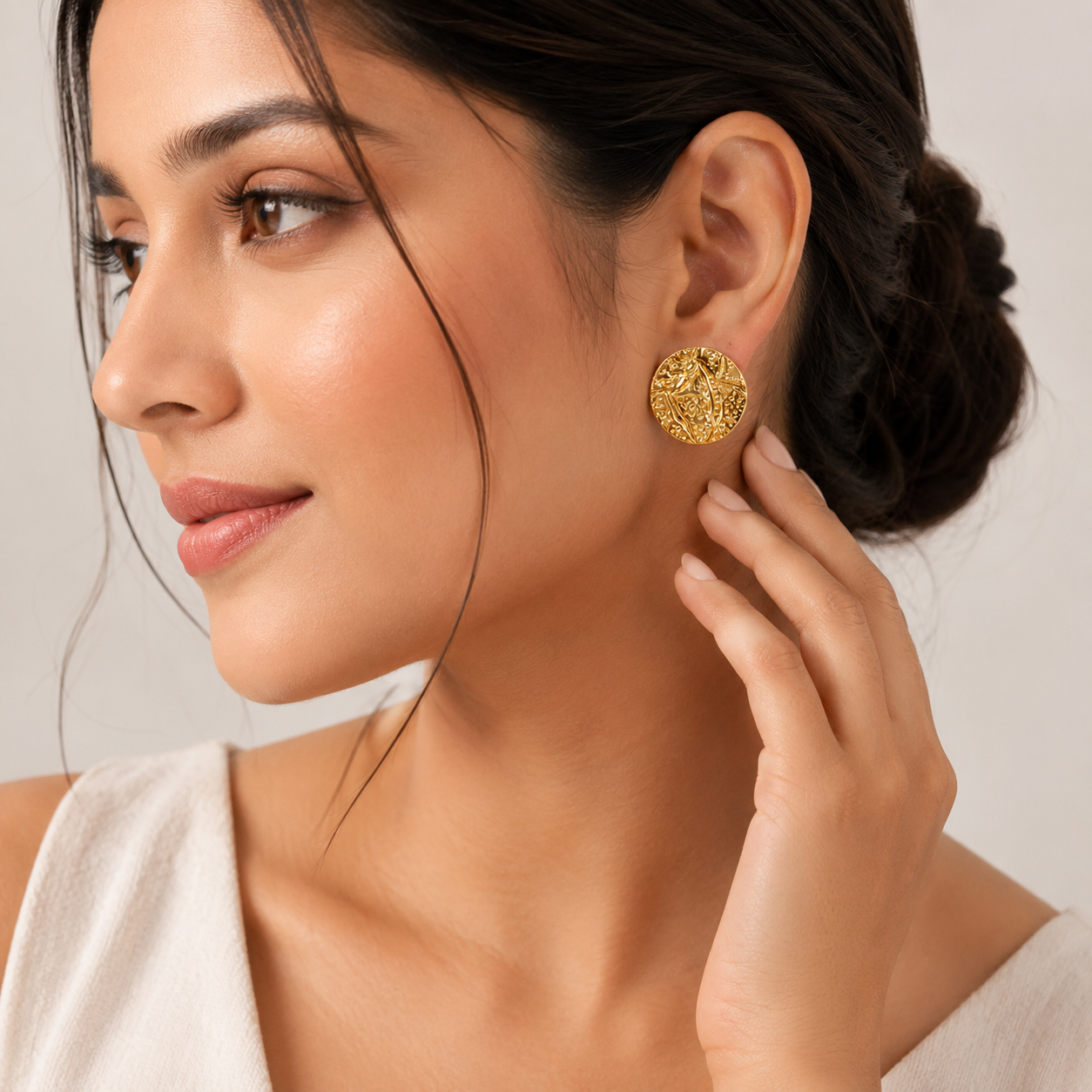 Molten Gold Disc Stud Earrings (52343)