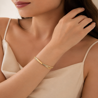 Gold-Plated Crystal V-Design Bracelet for Women (58729)