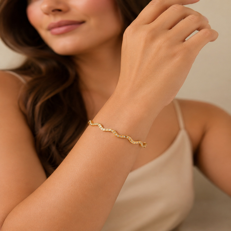 Women’s Elegant Crystal Wavy Bangle Bracelet (58735)