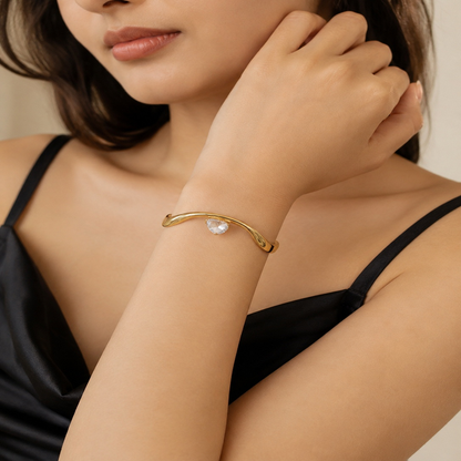 Stylish Fluid Wave Cuff Bracelet for Women (58749)