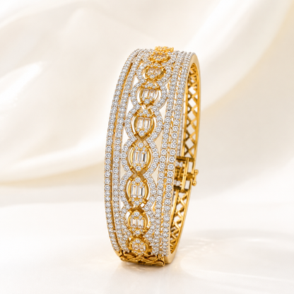 Royal Chain Motif Bracelet